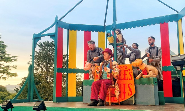 Outdoor Theatre returns to Llanbedrog! Theatr Awyr Agored yn dychwelyd i Lanbedrog! Outdoor Theatre returns to Llanbedrog! Theatr Awyr Agored yn dychwelyd i Lanbedrog!